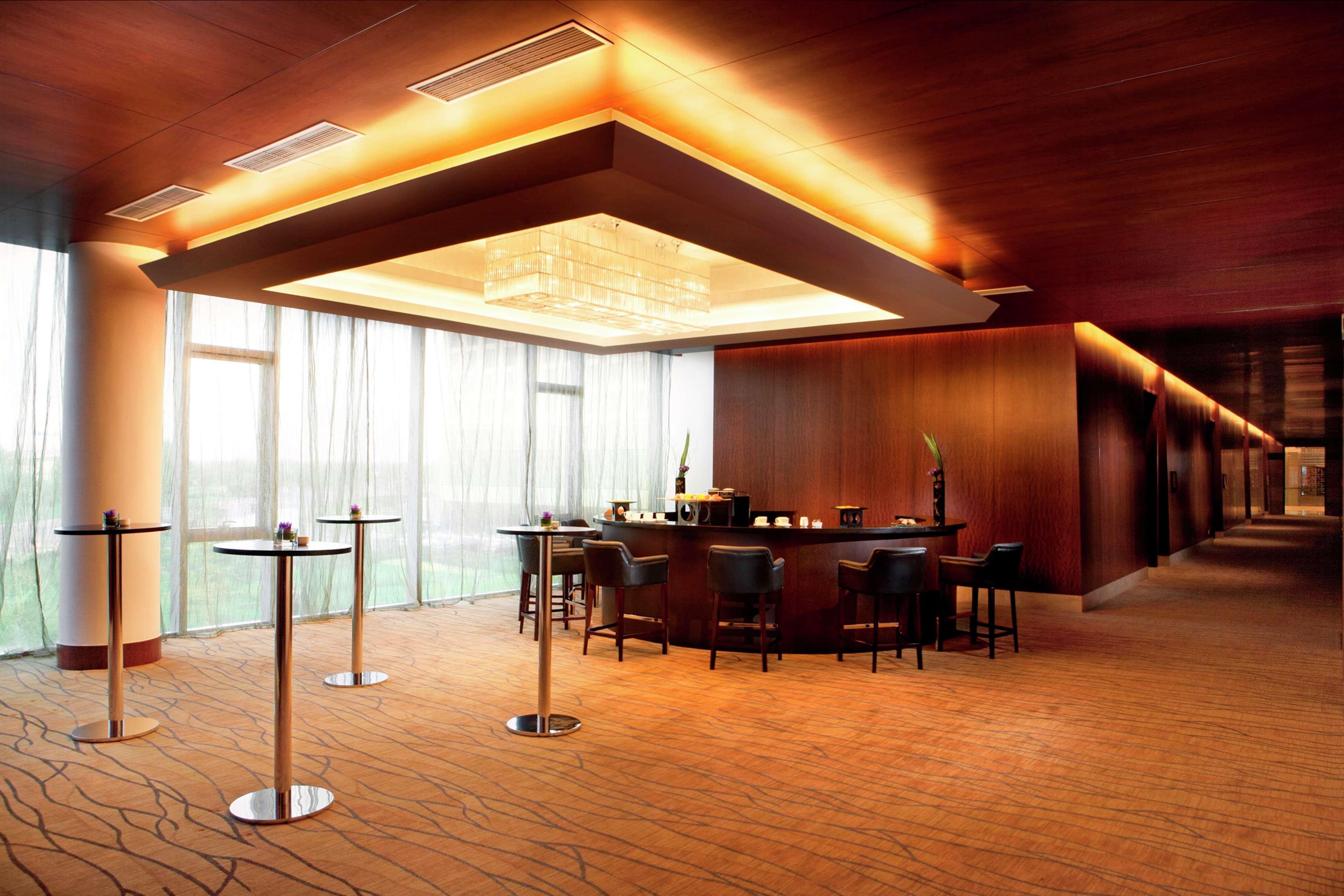 Готель Hilton Beijing Capital Airport Shunyi Екстер'єр фото